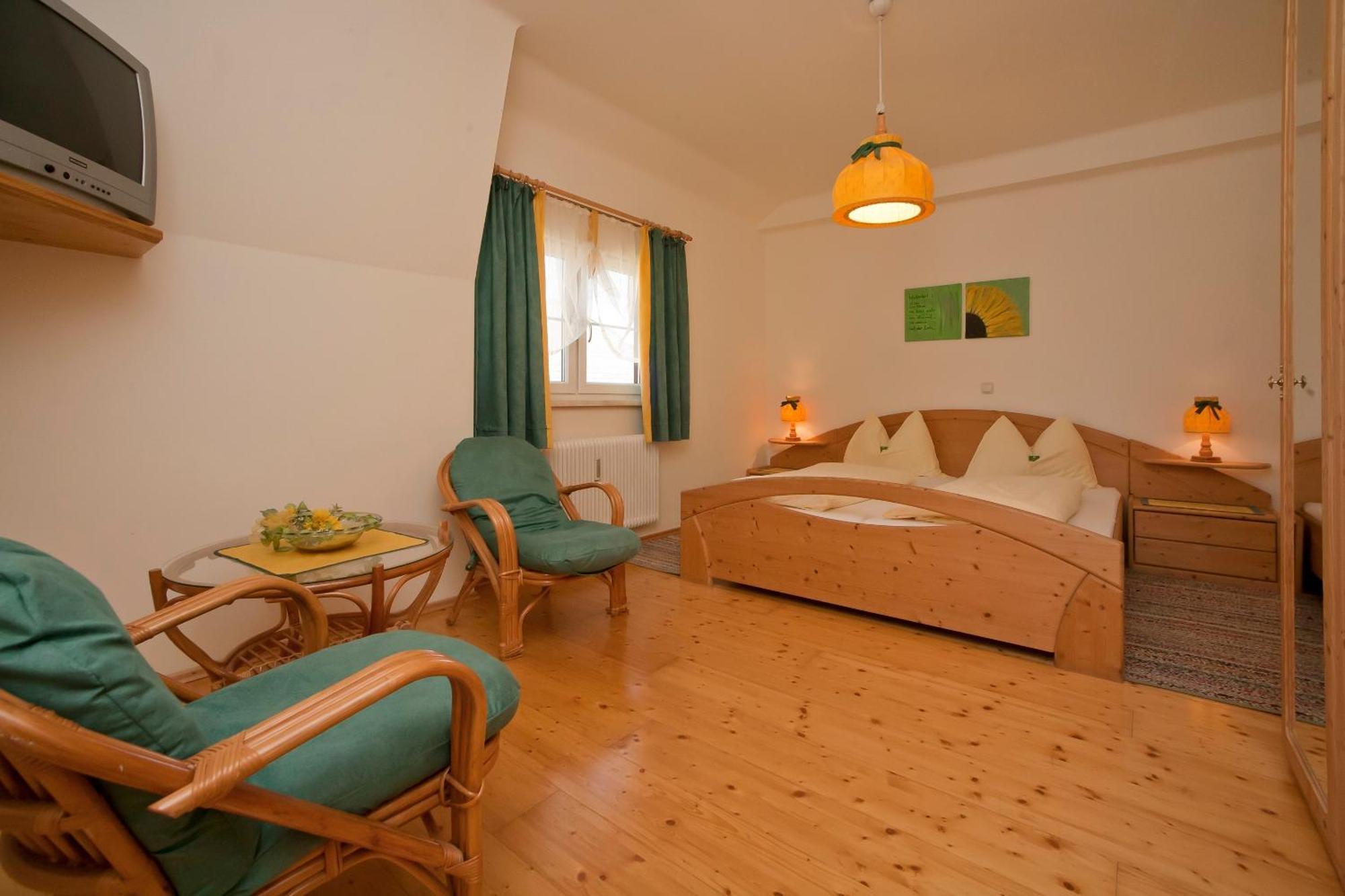 Bio-Bauernhof-Hotel Matlschweiger Lassing  Ngoại thất bức ảnh